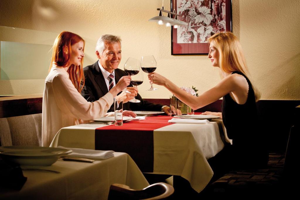 Hotel Restaurant Florianihof มาทเทอร์บวร์ก ภายนอก รูปภาพ